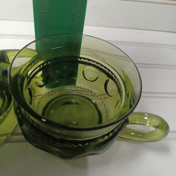 Vintage Indiana green Glass Kings Crown Thumbprint Coffee Cup. Condition is pre- - Picture 5 of 6